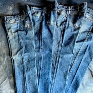 4 pair Men’s Wrangler Jeans 35X32 broken in and comfortable!  SOLD